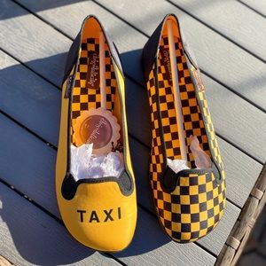 Hot Chocolate Design Chocolaticas Women's Slip-On Taxi Flats